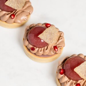 Tartaleta de chocolate y granada